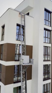 Dış mobilya asansörü kaldırma platformu yüksek bina penceresine