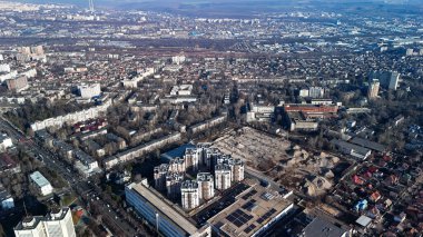 Değişik şehir manzaralarının hava panoramik görüntüsü