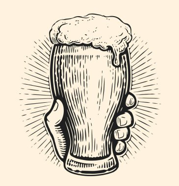 Erkek eli, bira bardağını tutuyor. Alkolik içki. Restoran veya bar menüsü için oymacılık tarzında tırman