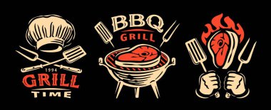 Et Bbbq restoran logoları konsept oluşturur. Barbekü ve ızgara yiyecek etiketleri, amblemler ve rozetler. Vektör illüstrasyonu