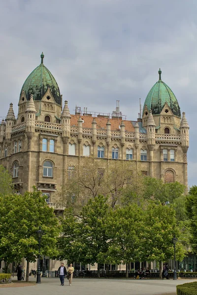 Budapest Hungary April 2023 Swabian Commercial Apartment Building Freedom Square — Stock Photo, Image
