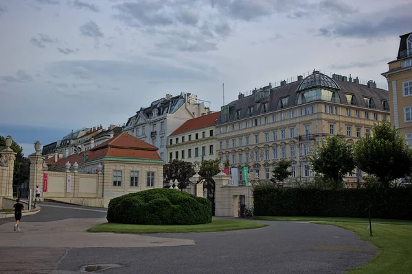 비엔나 오스트리아 2023년 27일 비엔나의 벨베데레 궁전을 둘러싼 건물의 벨베데레 — 스톡 사진