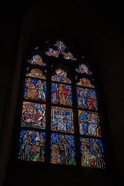 Prag, Çek Cumhuriyeti - 6 Ekim 2023: Prag Kraliyet Bahçesi 'ndeki büyük bir oyun evinin ön cephesi. Barok tarzında mükemmel dekore edilmiş bir salon. Mcovna (Gerçek tenis odası).