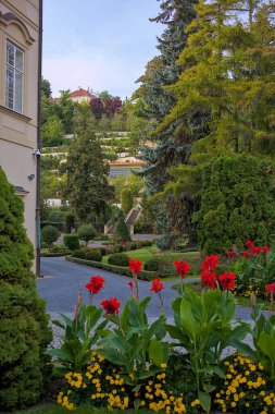 Prag 'da çok katmanlı bir bahçenin parçası. Antik şehrin enfes mimarisi. Yılın her zamanında romantik bir atmosfer..