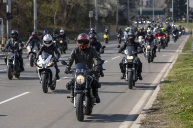 Sofya, Bulgaristan - 25 Mart 2023: Bulgaristan 'ın Sofya kentinde yaz motosiklet sezonunun resmi açılışı