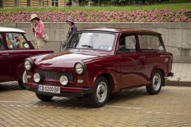 Sofya, Bulgaristan - 10 Haziran 2023: Retro geçit töreni eski model veya antika araba veya araba, retro retro Trabant 601