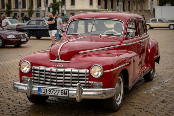 保加利亚索菲亚 2023年6月10日 复古游行老式或复古汽车 复古汽车道奇王道特德卢西4门Sedan D25 1946 1948 — 图库照片