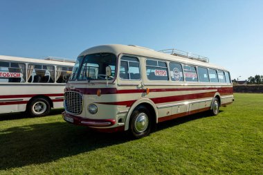 Brestovitsa, Bulgaristan - 01 Temmuz 2023: Retro otobüslerin ikinci toplantısı Skoda Karosa 706 RTO