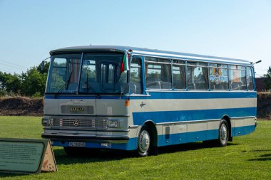 Brestovitsa, Bulgaristan - 01 Temmuz 2023: Retro otobüslerin ikinci toplantısı