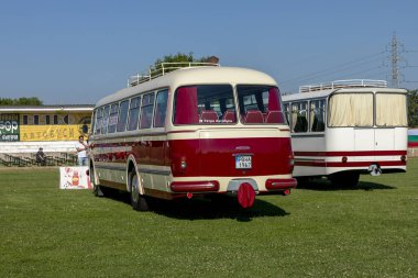 Brestovitsa, Bulgaristan - 01 Temmuz 2023: Retro otobüslerin ikinci toplantısı Skoda Karosa 706 RTO