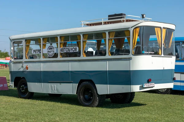 Brestovitsa, Bulgaristan - 01 Temmuz 2023: Retro otobüslerin ikinci toplantısı