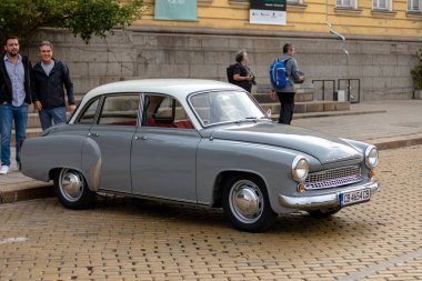 Sofya, Bulgaristan - 17 Eylül 2023: Eski veya Eski Arabaların Sonbahar Geçit Töreni, Retro Car Wartburg 311