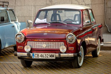 Sofya, Bulgaristan - 15 Haziran 2024: Retro geçit töreni eski model veya antika araba veya araba, retro retro Trabant 601
