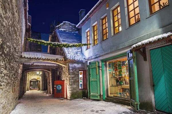 Gece Eski Tallinn Tatil Şeridi Katarina Renkli Eski Evler Boş — Stok fotoğraf