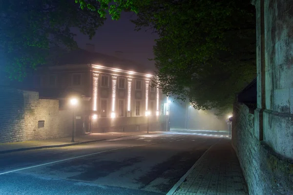 Nebbia Nella Notte Tallinn — Foto Stock