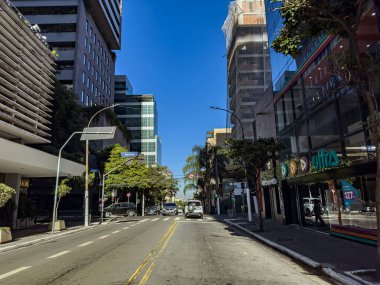 Büyük şehirlerin yolları. Sao Paulo şehri, Cerqueira Cesar bölgesi, Augusta Caddesi..