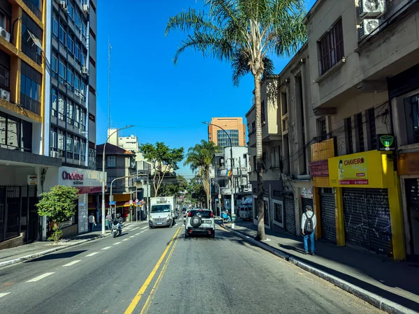 Büyük şehirlerin yolları. Sao Paulo şehri, Cerqueira Cesar bölgesi, Augusta Caddesi..