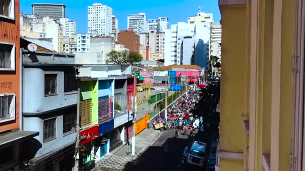 クラックランドと呼ばれる薬物使用者によって占められた中央部で亀裂を喫煙するグループ サンパウロ市 サンパウロ州 ガスムスストリート ブラジル — ストック動画