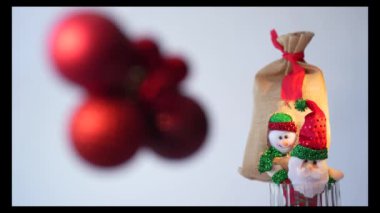 Mutlu Noeller ve yeni yıl geçmişi. Noel süslemesi.