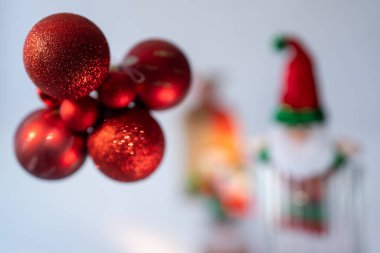 Mutlu Noeller ve yeni yıl geçmişi. Noel süslemesi.