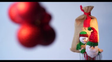 Mutlu Noeller ve yeni yıl geçmişi. Noel süslemesi.