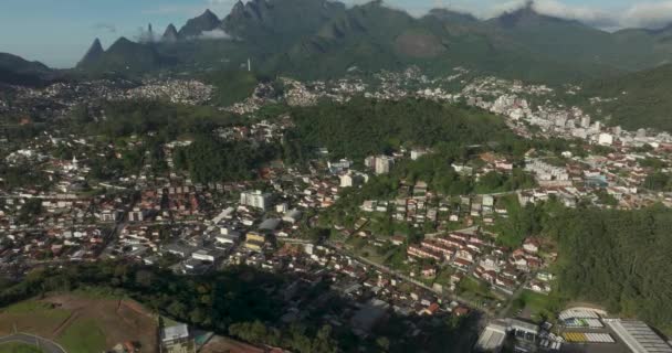 美丽的风景和山城 神的手指山 巴西里约热内卢州Teresopolis市 — 图库视频影像