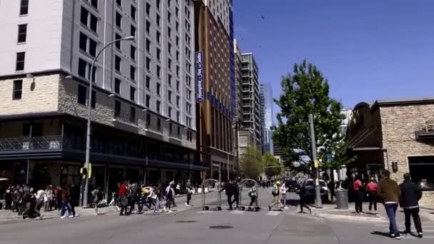 Voiture Conduisant Dans Une Avenue Dans Journée Austin États Unis — Video