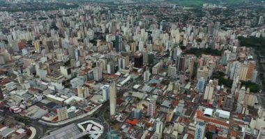 Dünyanın dört bir yanındaki şehirlerin havadan görünüşü. Campinas şehri, Sao Paulo eyaleti, Brezilya. Güney Amerika.