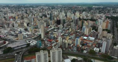 Dünyanın dört bir yanındaki şehirlerin havadan görünüşü. Campinas şehri, Sao Paulo eyaleti, Brezilya. Güney Amerika.