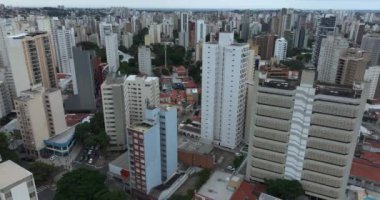 Dünyanın dört bir yanındaki şehirlerin havadan görünüşü. Campinas şehri, Sao Paulo eyaleti, Brezilya. Güney Amerika.