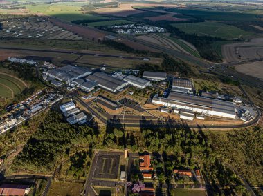 Uçak ve Embraer S / A üreten şirketler. Su arıtma şirketleri, Sabesp. Alcides Cagliari, 2281 Avenue, Jardim Aeroporto Mahallesi, Botucatu Şehri, Sao Paulo Eyaleti, Brezilya. 06/23/2024