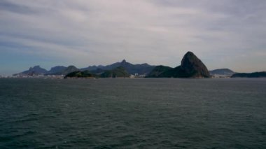 Manzara cenneti. Arkadaki şehir cenneti Rio de Janeiro, Brezilya. 