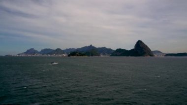 Manzara cenneti. Arkadaki şehir cenneti Rio de Janeiro, Brezilya. 