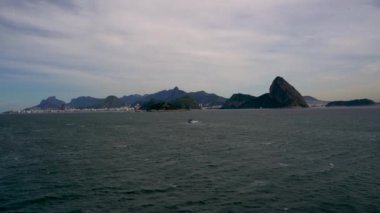 Manzara cenneti. Arkadaki şehir cenneti Rio de Janeiro, Brezilya. 