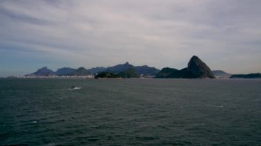 Manzara cenneti. Arkadaki şehir cenneti Rio de Janeiro, Brezilya. 