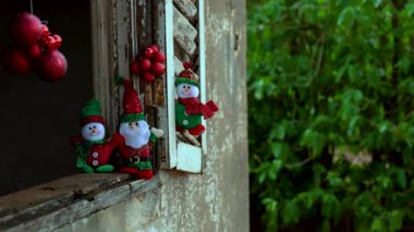 Noel Baba ve Kardan Adam Noel ve Yeni Yıl için birlikte. Noel ve Yeni Yıl konsepti. 11-30-2024