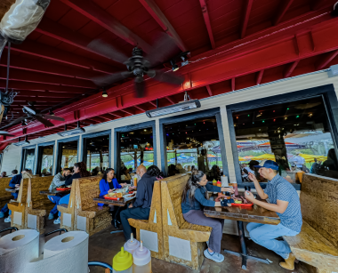 Terry Blacks Barbekü Restoranı 'nda. ABD, Austin, 900 Barton Springs Rd, Austin, TX 78704. 03-16-2024