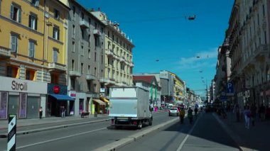 Güzel Avrupa şehirleri. Pist Buenos Aires Caddesi, Milan, İtalya. 09-10-2024