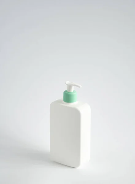 Stor Vit Plastflaska Med Pump Dispenser Som Flytande Behållare För — Stockfoto