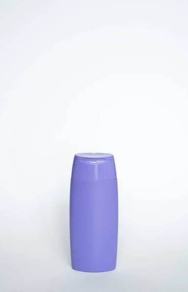 Violet Plastic Bottle Body Care Beauty Products Studio Photography Plastic — Foto de Stock
