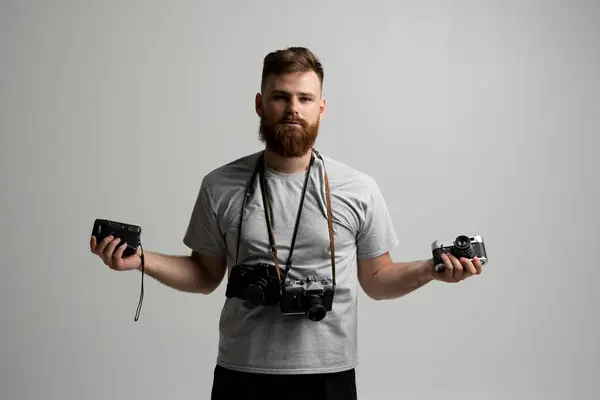 Professional Handsome Bearded Male Photographer Bunch Vintage Photo Cameras Photo — Stock Photo, Image
