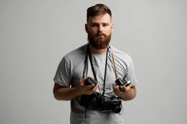 Professional Bearded Photographer Holding Bunch Different Vintage Old Cameras Hands — Stock Photo, Image