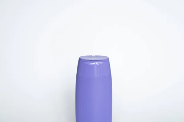 Violet Plastic Bottle Body Care Beauty Products Studio Photography Plastic —  Fotos de Stock