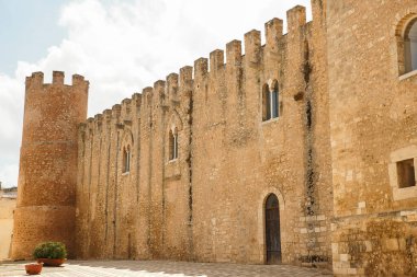 Alcamo, Trapani Eyaleti, Sicilya 'daki Modica Kontlarının (Castello dei Conti di Modica) Mimari Manzaraları.