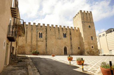Alcamo, Trapani Eyaleti, Sicilya 'daki Modica Kontlarının (Castello dei Conti di Modica) Mimari Manzaraları.