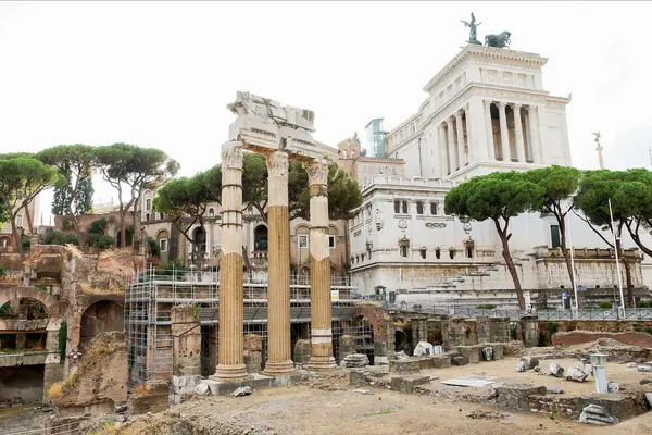 Αρχιτεκτονικοί Χώροι Του Ρωμαϊκού Φόρουμ Foro Romano Στη Ρώμη Επαρχία Φωτογραφία Αρχείου