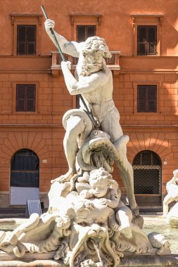 Roma, Lazio Eyaleti, İtalya 'da Piazza Navona' da (Navona Meydanı) yürüyüş. 