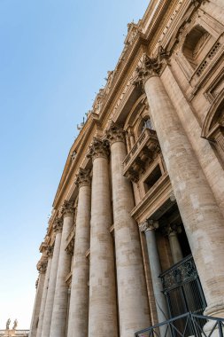 Vatikan, Roma, İtalya 'daki Saint Peters Meydanı' nın (Piazza San Pietro) Mimari Sahneleri.
