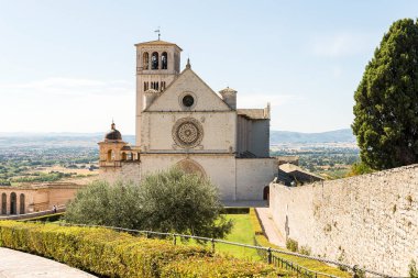 Umbria, Perugia Eyaleti, İtalya 'daki Aziz Francis Bazilikası' nın (Basilica di San Francesco dAssisi) dini mimarisi. Bölüm I).