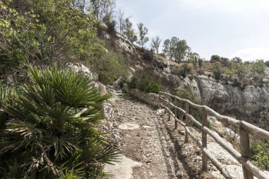 Antik Noto, Sicilya, İtalya 'daki Cava Carosello Doğa Koruma Alanı' nın güzel manzaraları. Bölüm I).